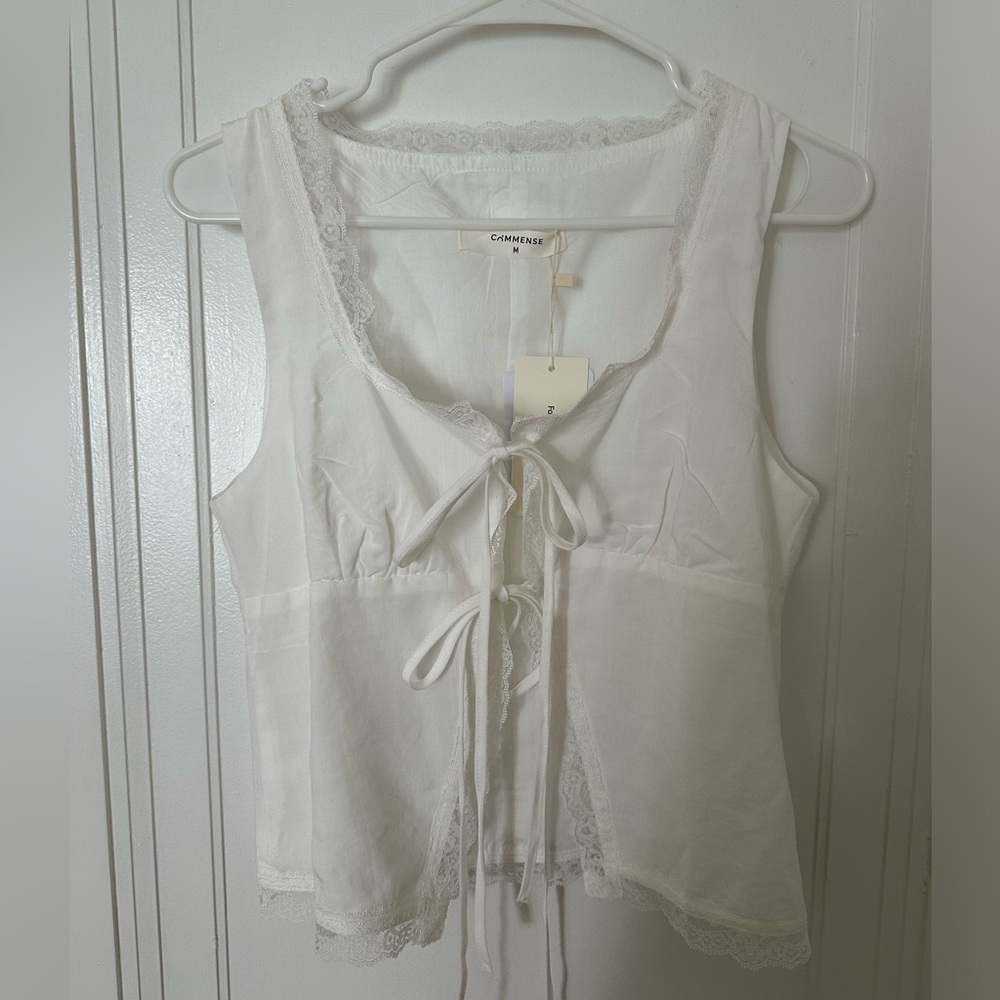 NWT Commense lace trim tie-front linen top